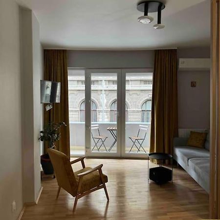 Double Studio Near University Square - 2 Balconies Bucarest Esterno foto