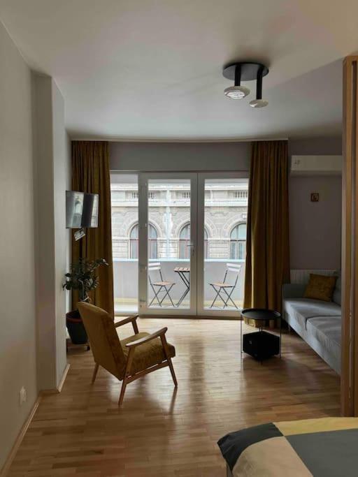 Double Studio Near University Square - 2 Balconies Bucarest Esterno foto